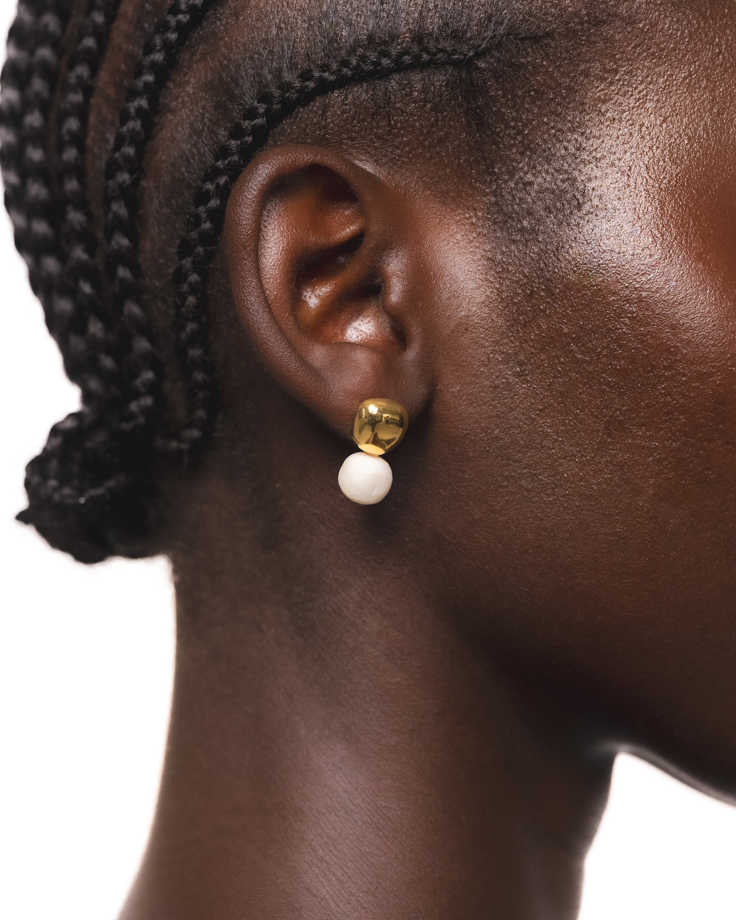 Jiwa Earrings (White)